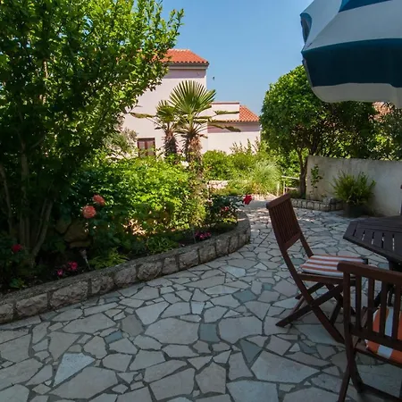 Segota Mit Meerblick Apartment Nerezine